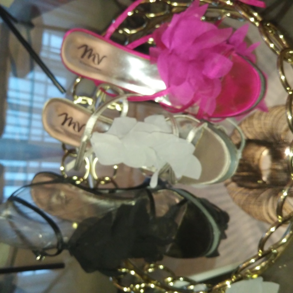 Size 11 Martinez  Valero satin,  4". $7 for all